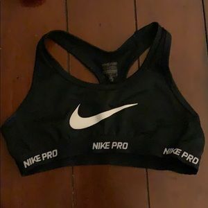 Nike pro sports bra